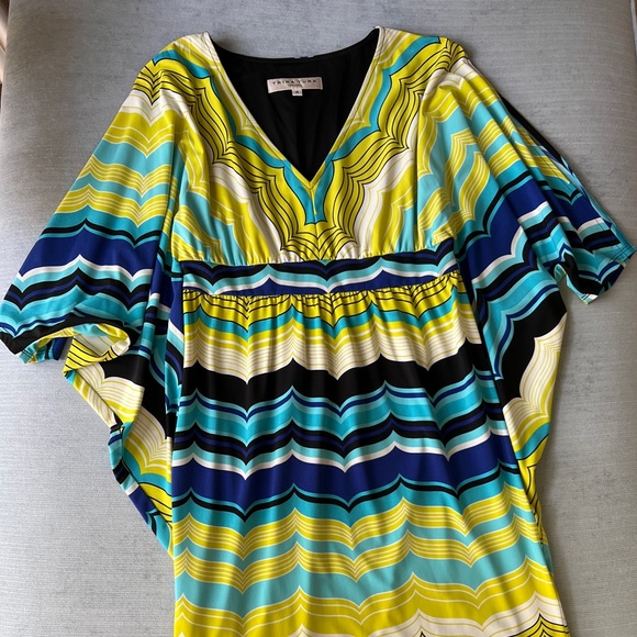 Trina Turk Dress Swim Cover Up Bat Wing Sleeve Graphic Print Size 4 - Picture 6 of 6